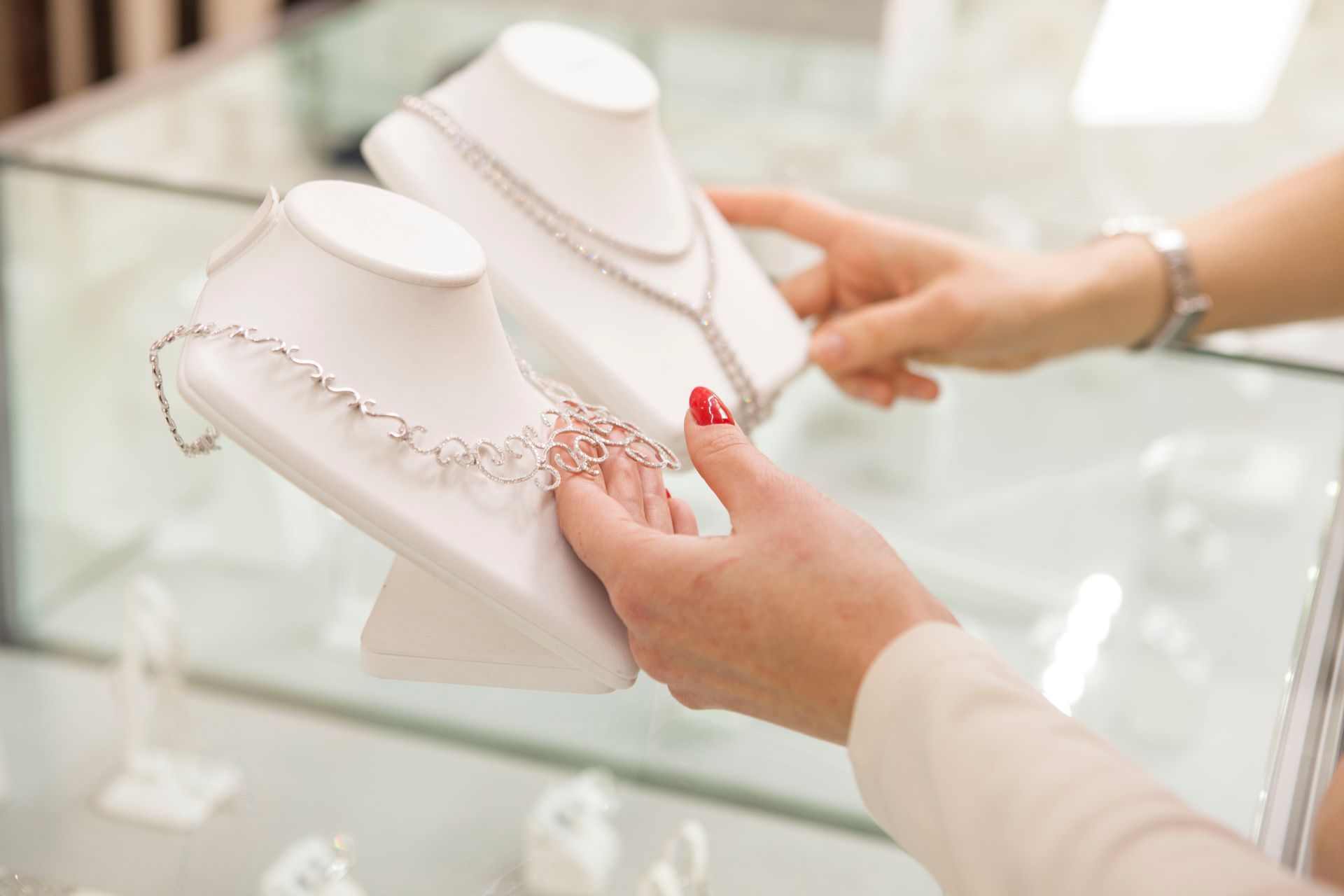 Staying safe at your next trade show: practical guidelines for jewellery and gem professionals